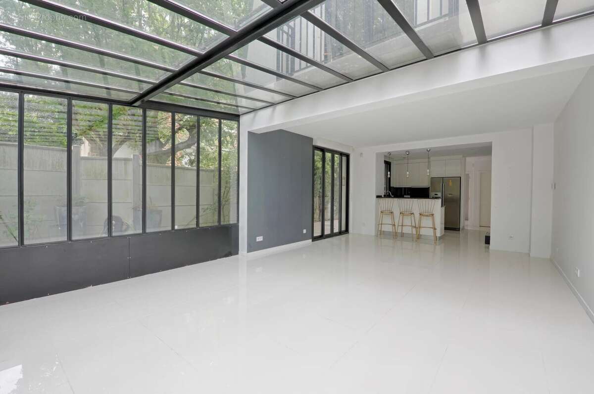 Maison à SAINT-MAUR-DES-FOSSES