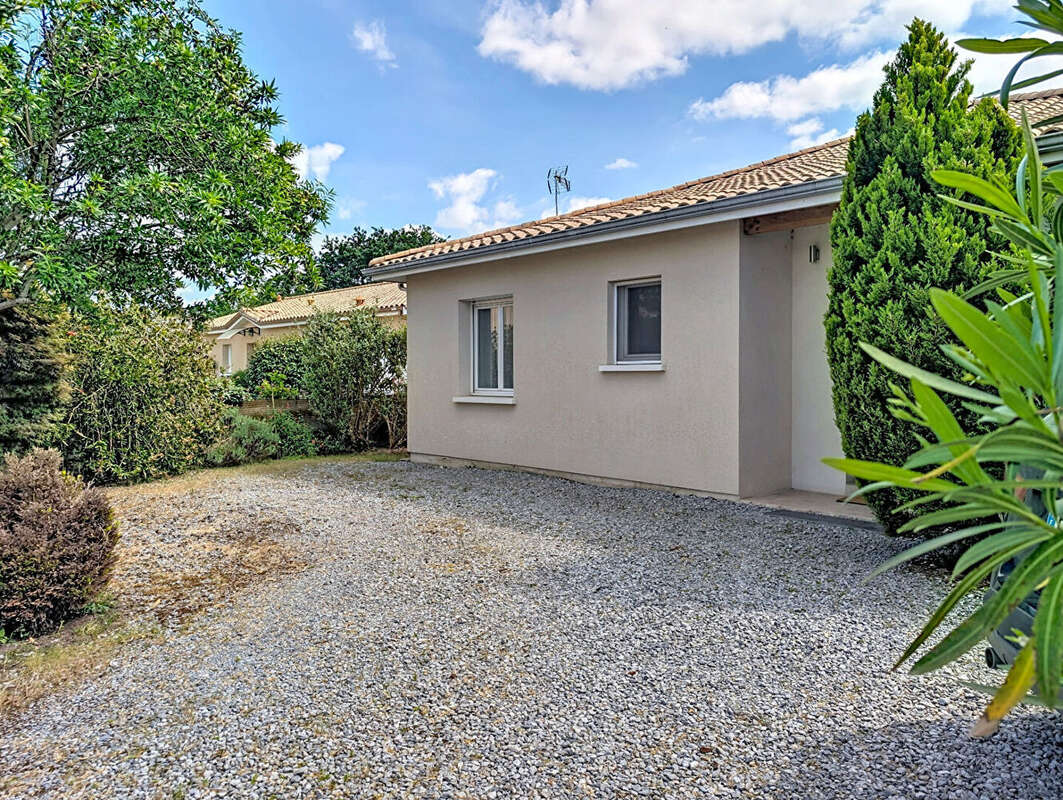 Maison à PAREMPUYRE