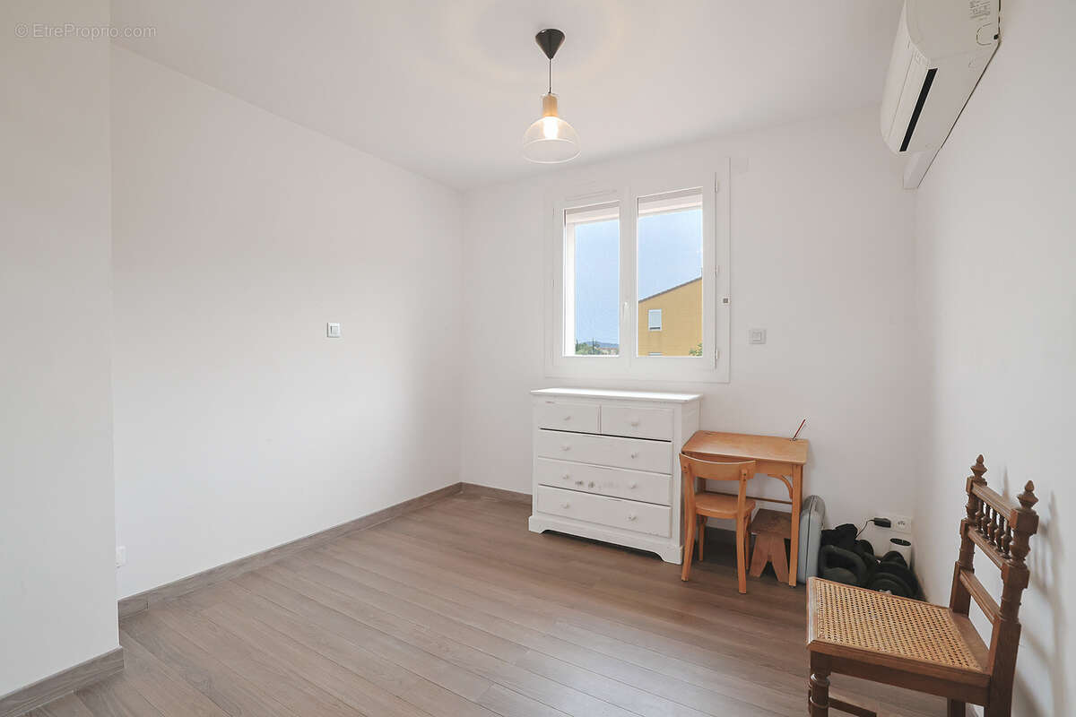 Maison à SOLLIES-PONT