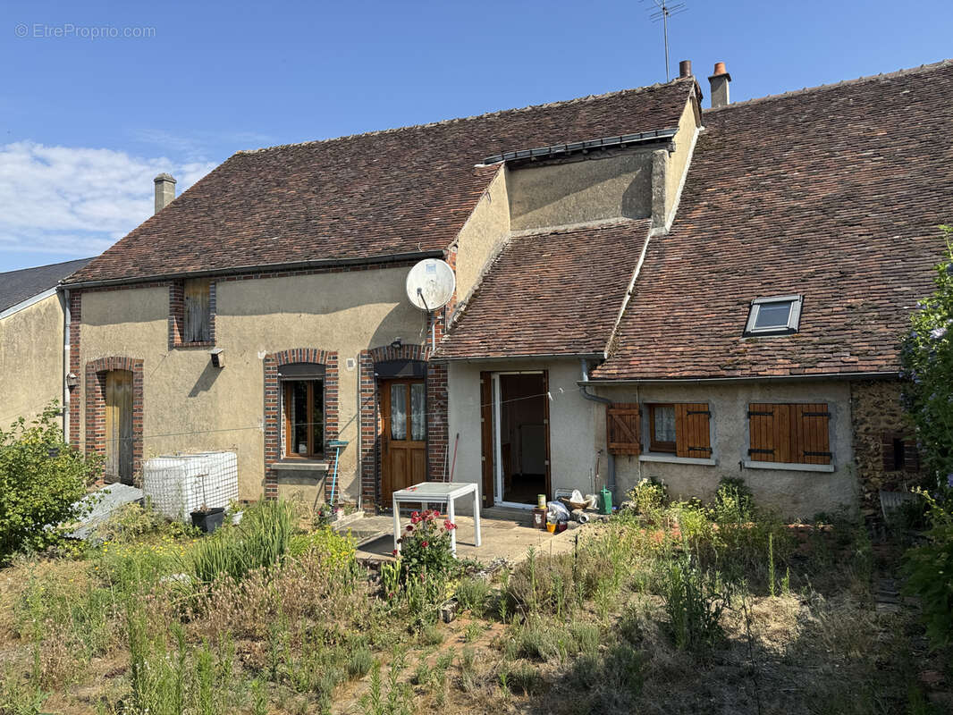 Maison à MONTCORBON