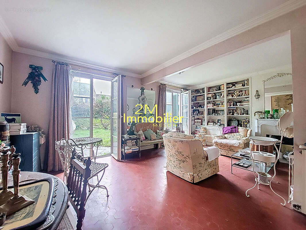 Maison à VERT-SAINT-DENIS