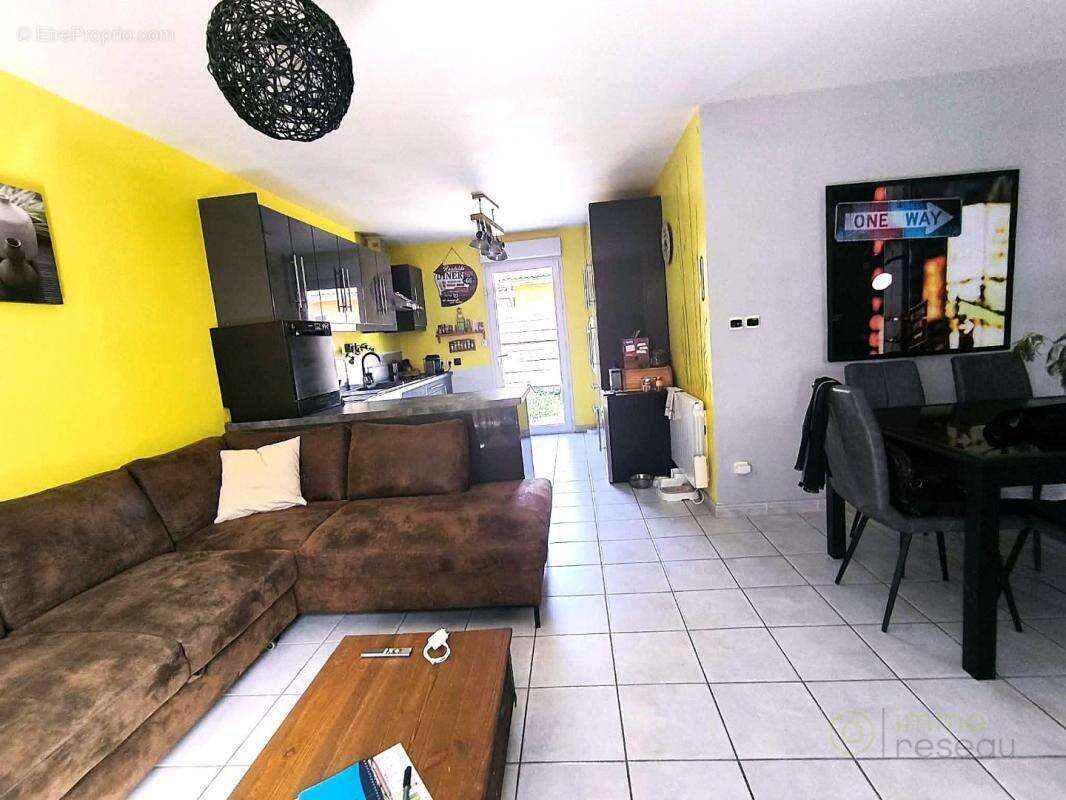 Maison à SAINT-BARTHELEMY-DE-VALS