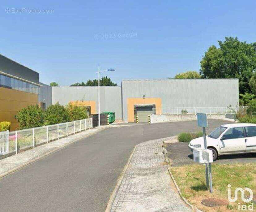 Photo 2 - Commerce à DESCARTES