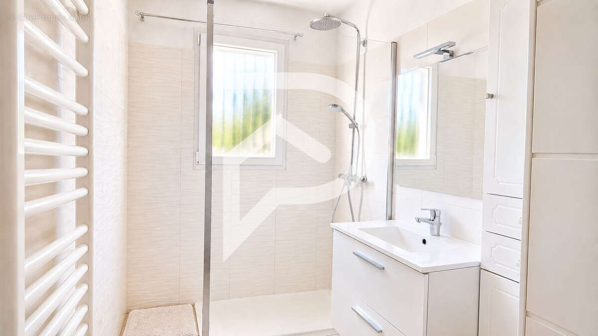 Maison 92 m², 3 chambres avec jardin, piscine et grand sous-sol - photo 7