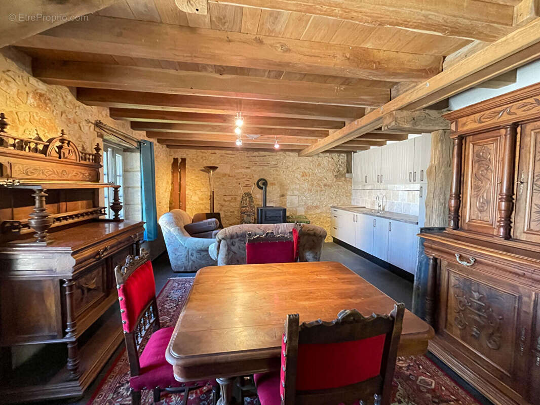 Appartement à CUBJAC