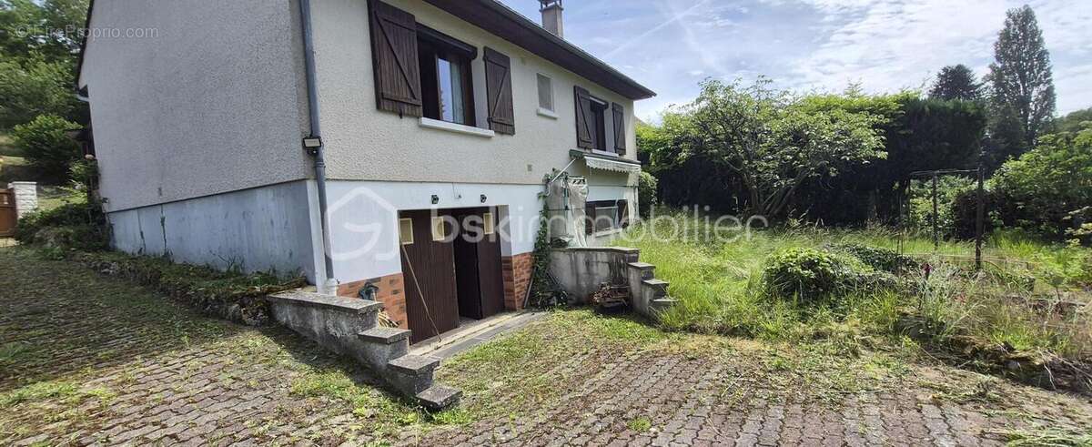Maison avec un Grand Terrain et beau potentiel - photo 5