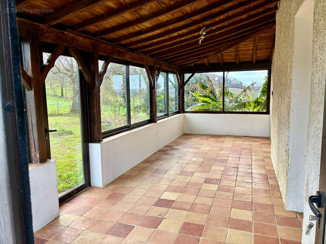 Maison à BEAUGAS