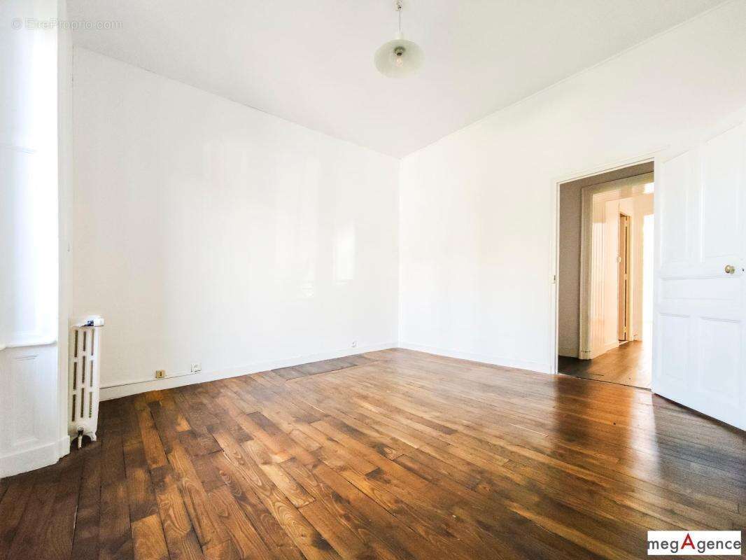 Appartement à FOUGERES