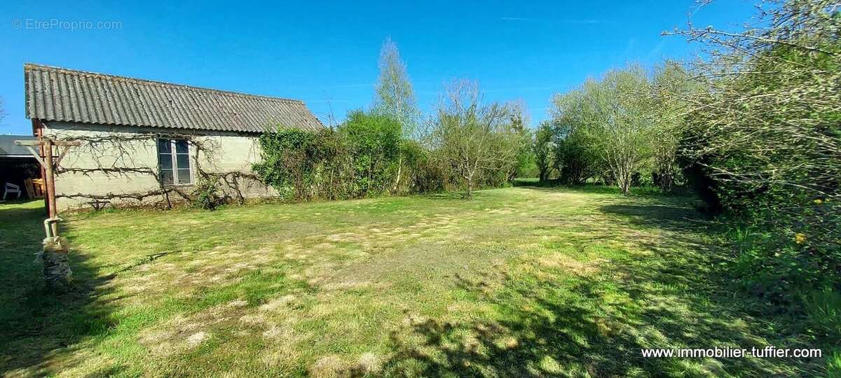 Maison à SAVIGNE-L&#039;EVEQUE