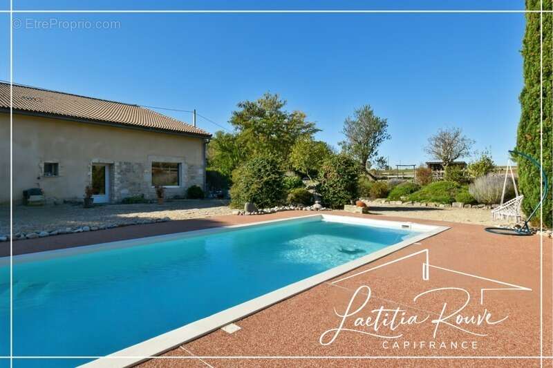 Demeure d’exception en pierre 370 m² habitable, Piscine, Pool house, Dépendances, Parc 3 ha avec lac À 25 min d’Agen - photo 2