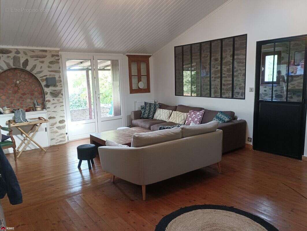 Maison à CHATEAU-GUIBERT