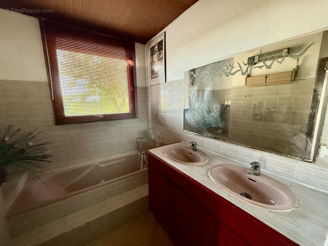 Maison à SAINT-LAURENT-D&#039;AIGOUZE