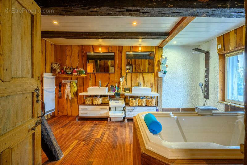 Maison à CHAVANNES-SUR-L&#039;ETANG