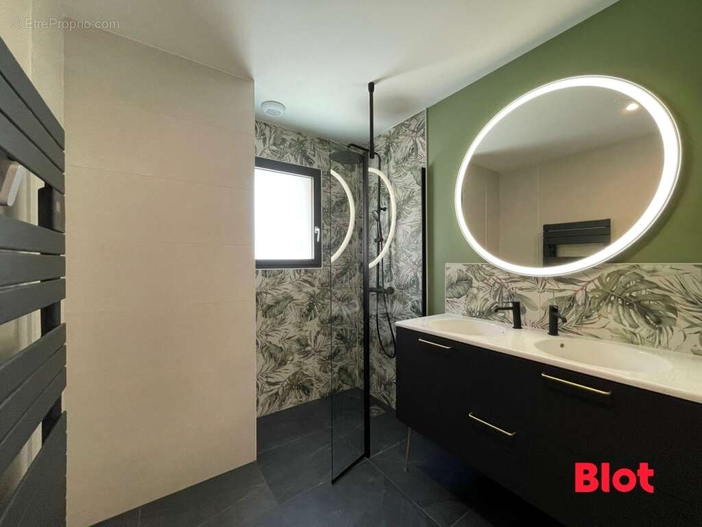 Appartement à BAIN-DE-BRETAGNE