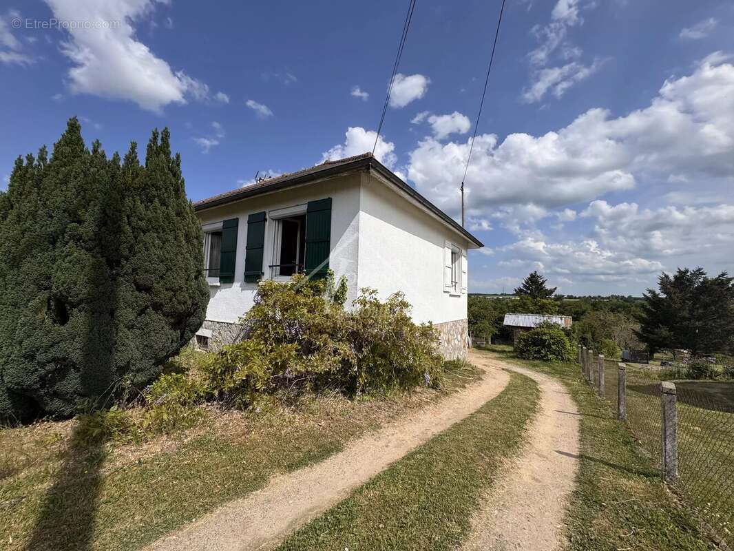 Maison à DOMPIERRE-SUR-BESBRE