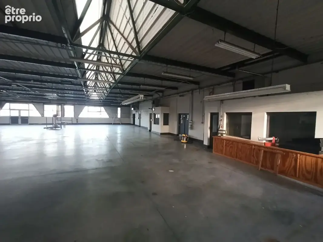 St junien / rochechouart - vente 1.300m2 locaux entreprise - photo 2