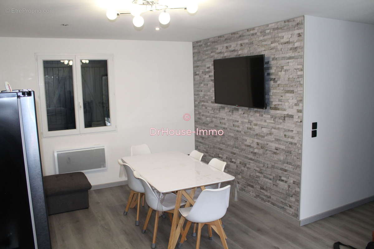 Maison à ROULLET-SAINT-ESTEPHE