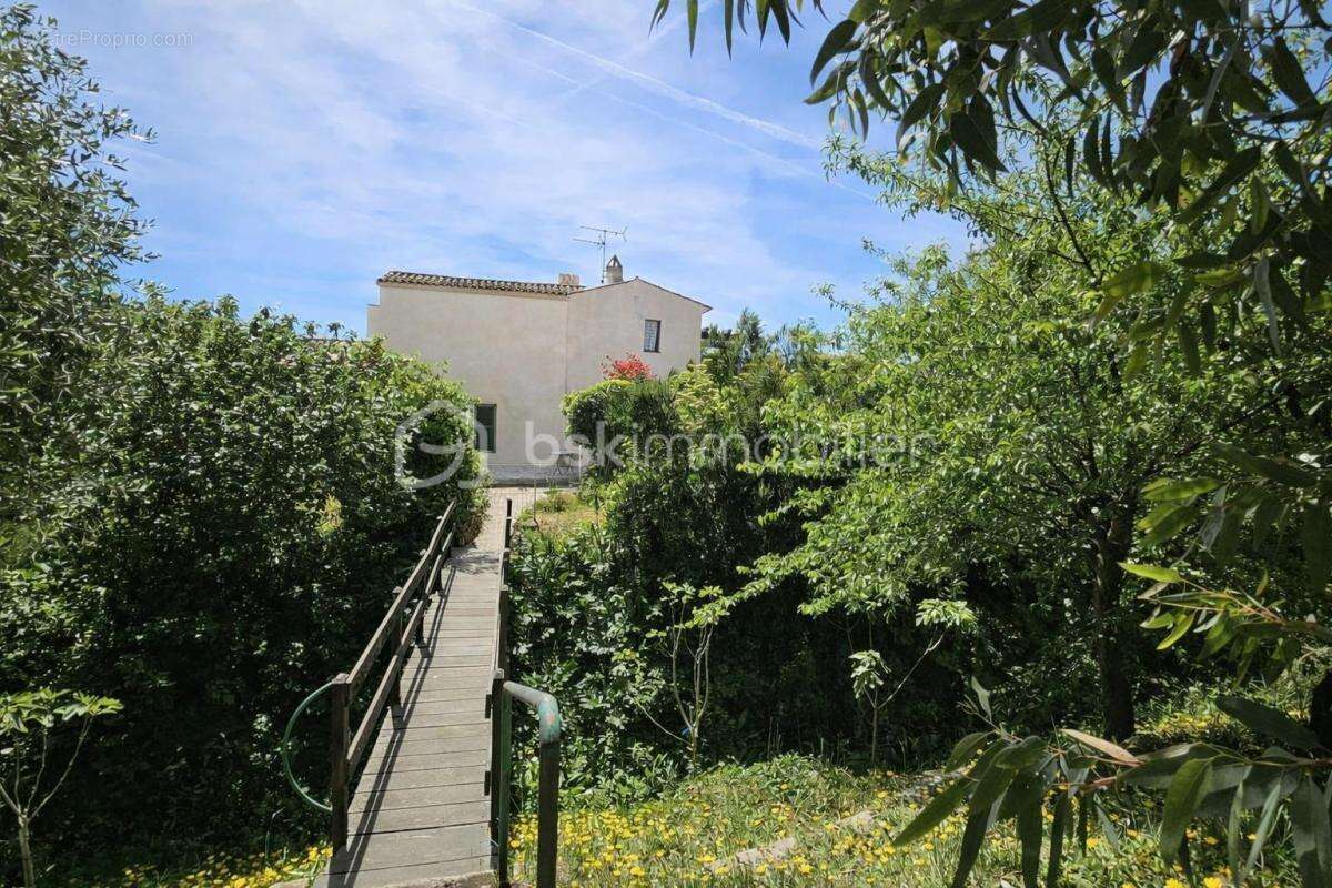 Coup de cœur ! Spacieuse maison familiale avec terrasse et jardin au calme à Fréjus - photo 2