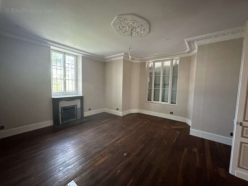 Belle maison style bourgeoise - 223m2 avec jardin et garage - photo 3