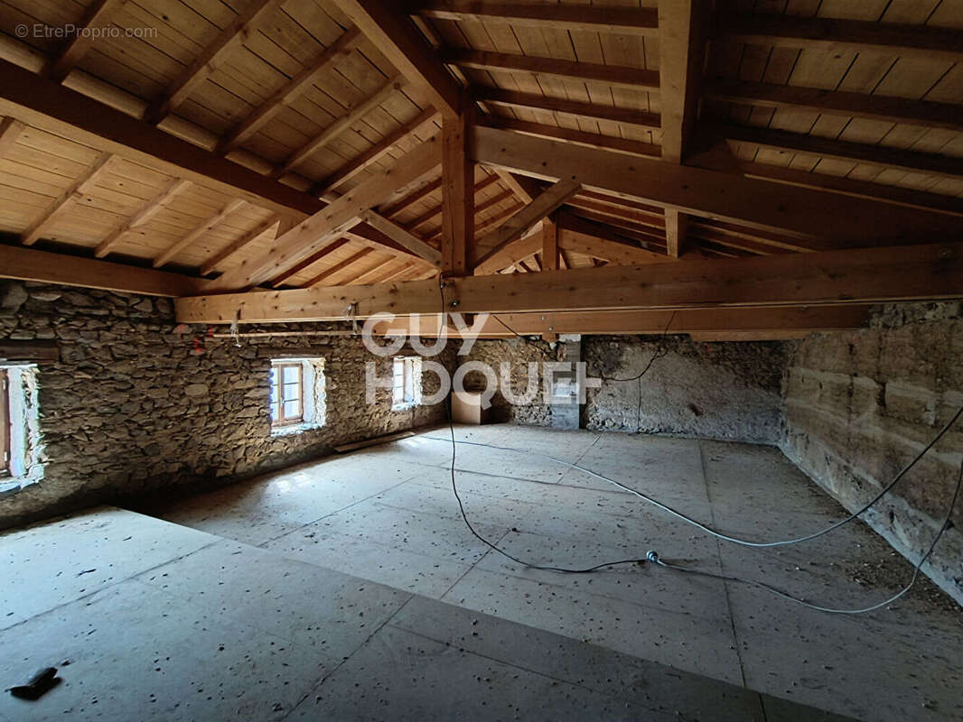 Maison à NOIRETABLE