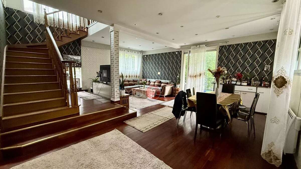 Appartement à LIVRY-GARGAN