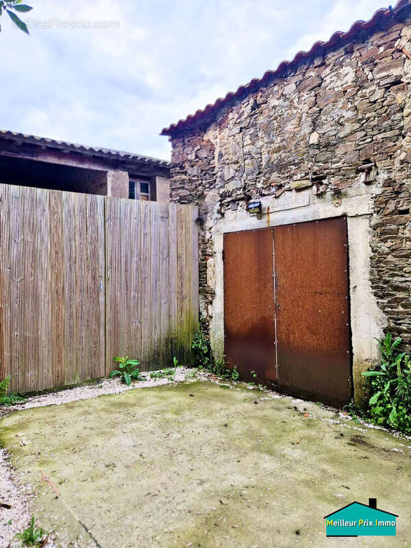 Maison à SAINT-COLOMBAN