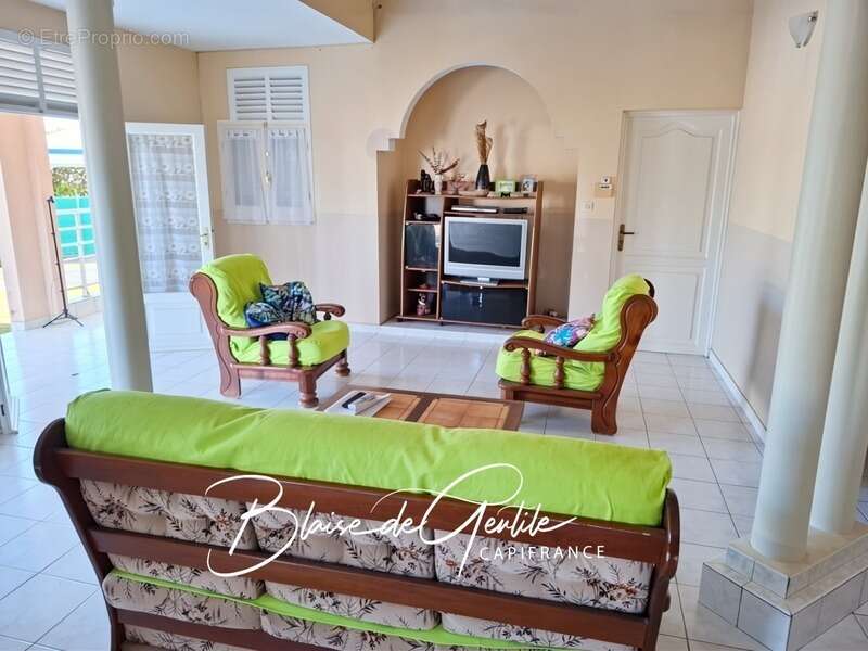 Maison à BAIE-MAHAULT