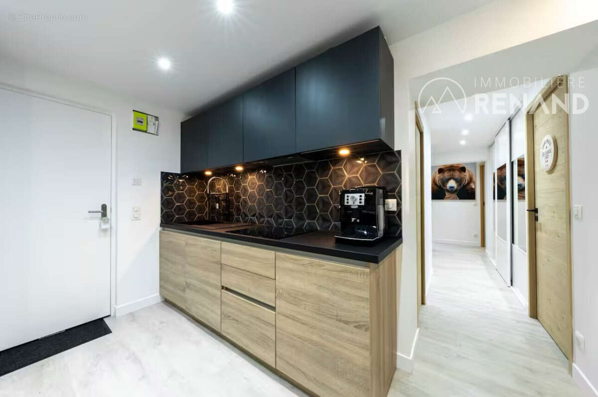 Appartement 65 m² à Cluses  - photo 7