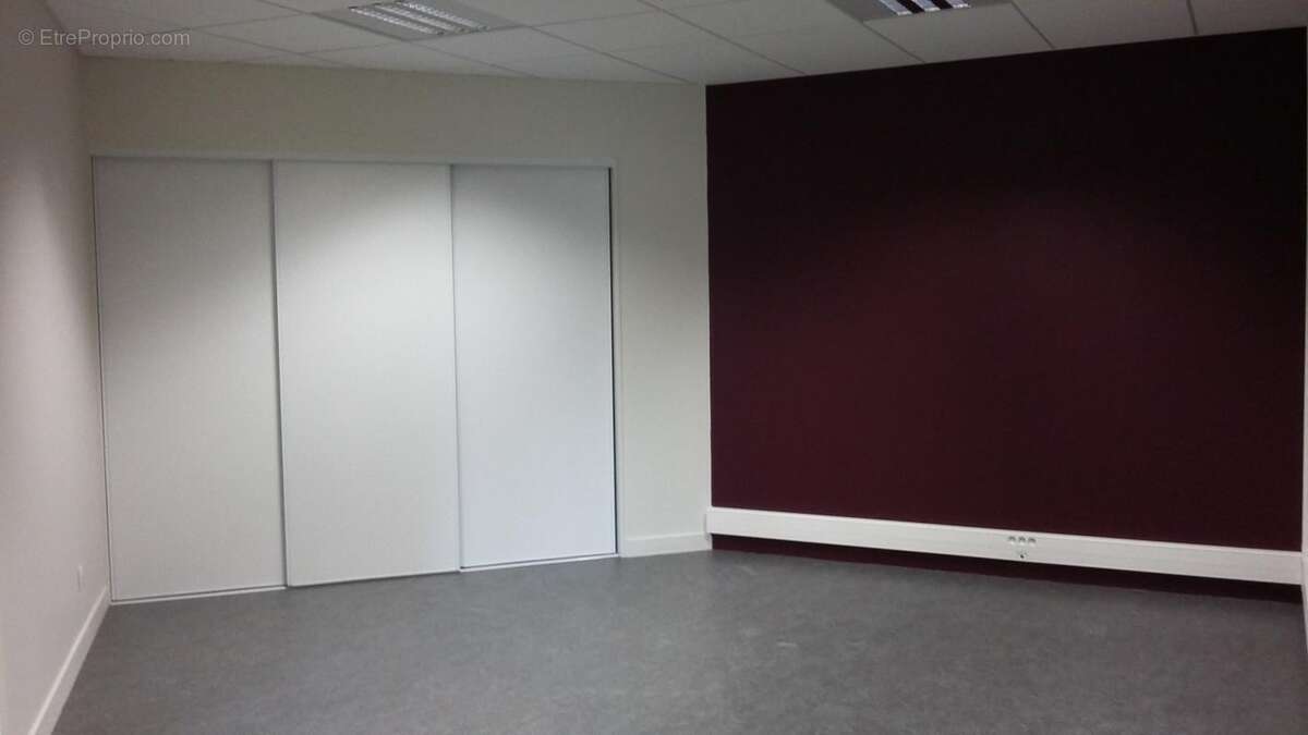 Commerce à LENTILLY