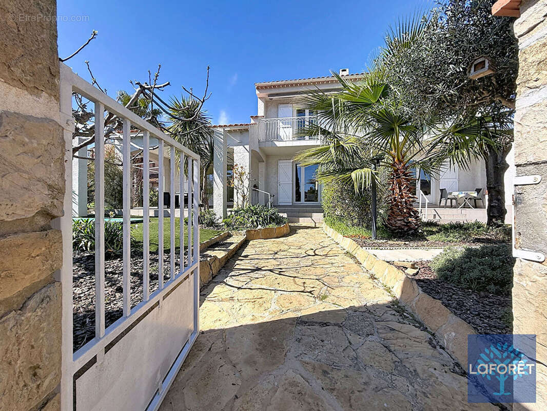 Maison d'architecte avec piscine à 350 m de la mer , Corniche de Solviou. - photo 16