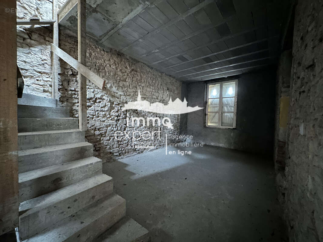 Appartement à MIRECOURT