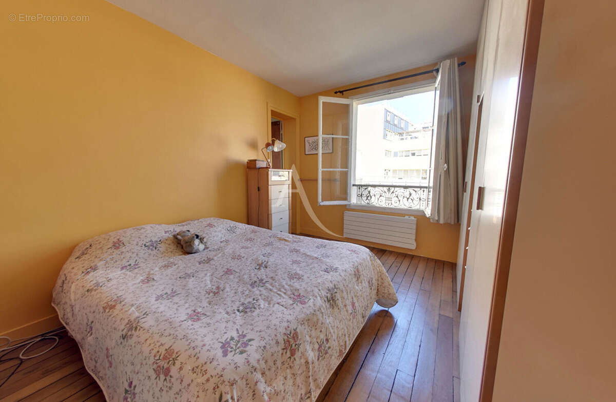 Appartement à PARIS-11E