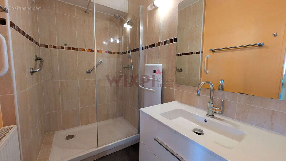 Appartement à BOURG-DE-PEAGE
