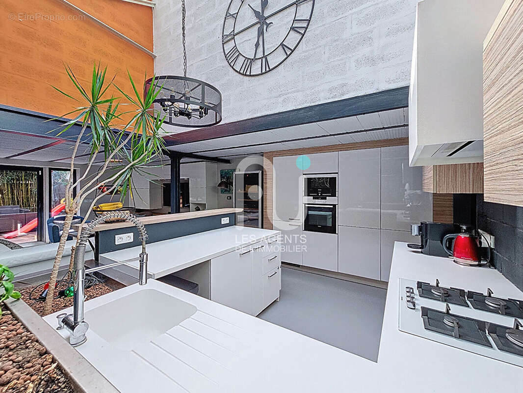 Appartement à GENNEVILLIERS