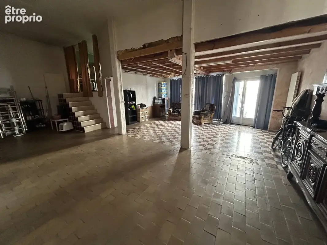 Proche A23, beau potentiel pour cette maison à rénover développant environ 241m2 + sous-sol ! - photo 2