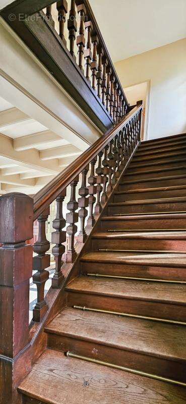 Maison à VAILLY-SUR-AISNE