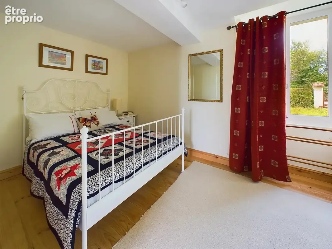 Propriété de 4 chambres avec maison d'amis, piscine, grange et vues panoramiques - photo 9