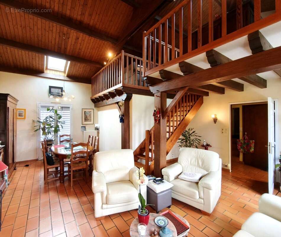 Maison à FONTAINE-LE-COMTE