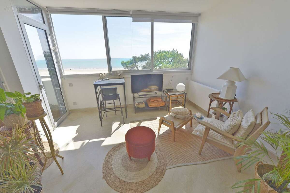 Appartement 84 m² à Saint-Georges-De-Didonne  - photo 2