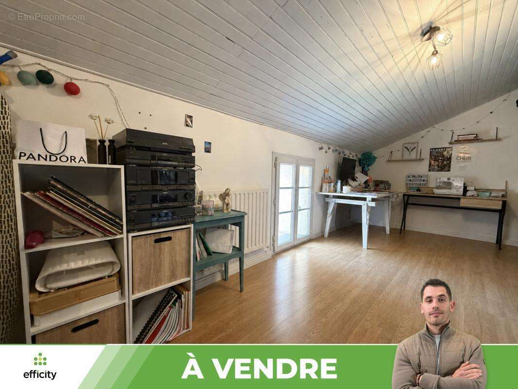 Maison 175 m² à Gizay  - photo 15