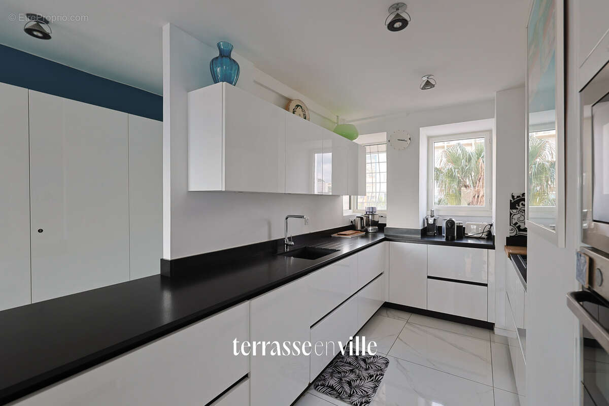 Port de toulon - t3 vue mer - 86 m2- terrasse - 425 000€ - photo 12