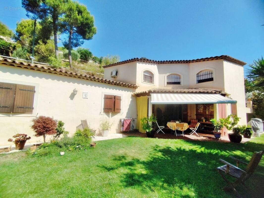 Maison à COLOMARS
