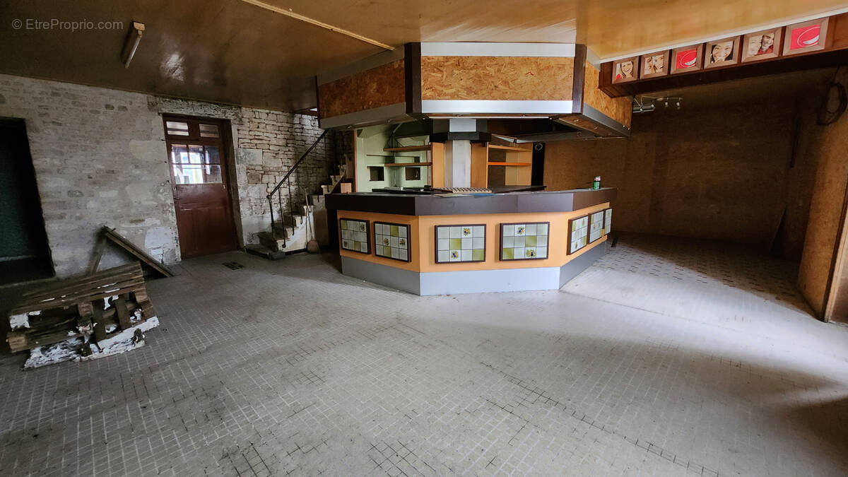 Maison à SAINTE-GEMME-LA-PLAINE