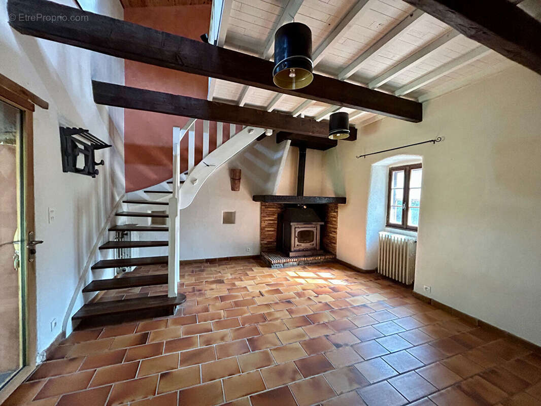 Maison à SAINT-MARTIN-SUR-LAVEZON