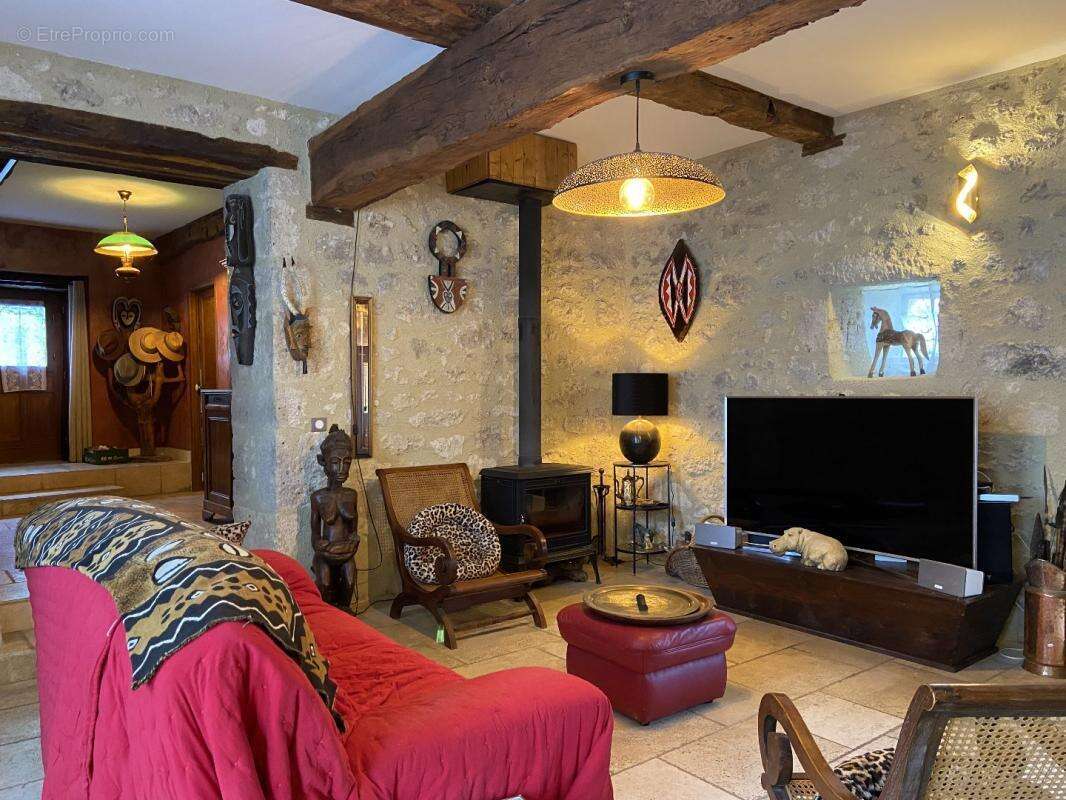 Propriété en pierre avec gîtes, piscine et vue - photo 5