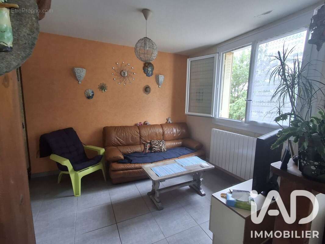 Maison 74 m² à Les Aix-D'angillon  - photo 4