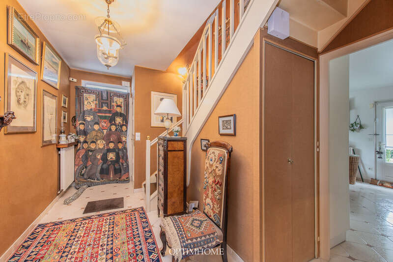 Maison à SAINT-NOM-LA-BRETECHE