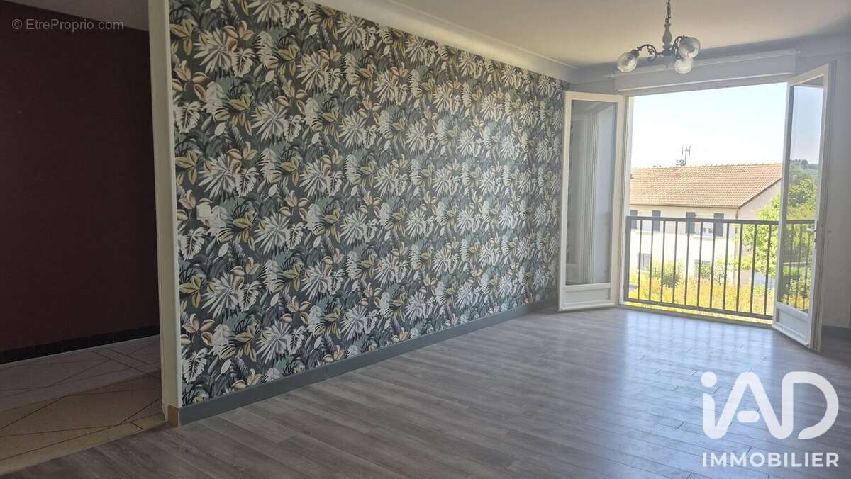 Photo 2 - Maison à SAINT-LEONARD-DE-NOBLAT