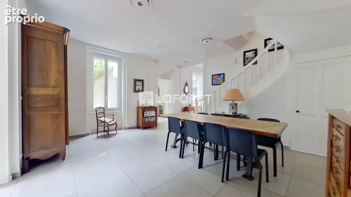 Lyon 3 -  Maison de155 m², jardin, garage et extension possible - photo 6
