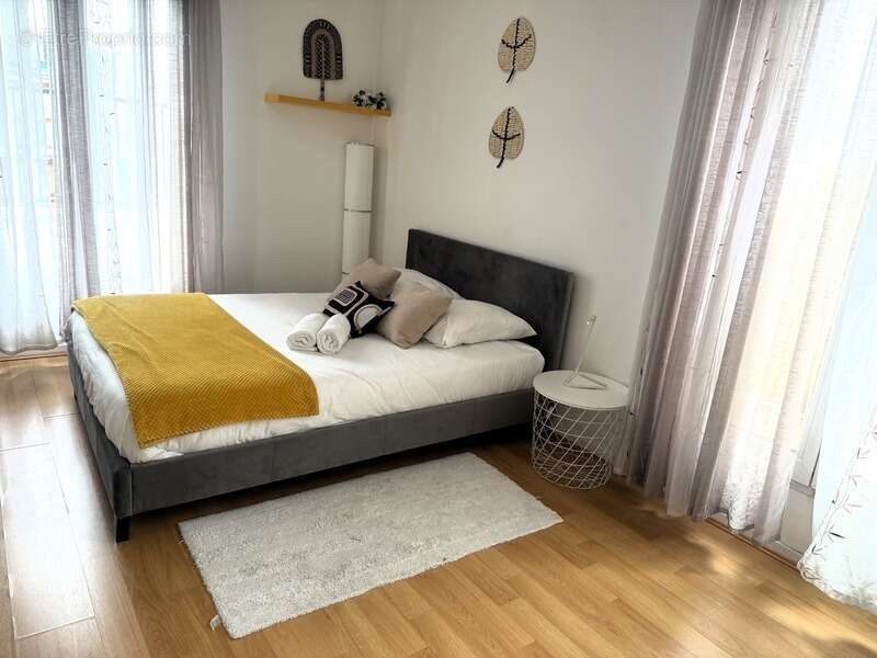 Appartement à vendre 3 pièces LA PLAINE SAINT DENIS (93) - photo 5